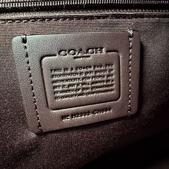 Coach Black Signature Tote with Durable Canvas - Picture 4 of 4